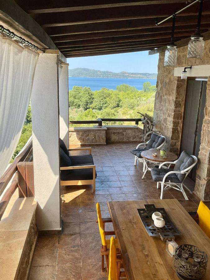 Vila Stonehouse & Casa Al Sole E Al Mare Nea Roda Exteriér fotografie