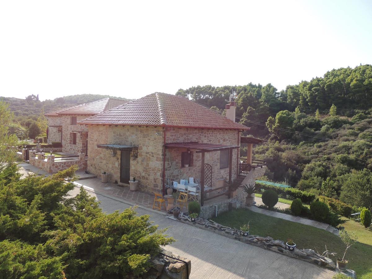 Vila Stonehouse & Casa Al Sole E Al Mare Nea Roda Exteriér fotografie