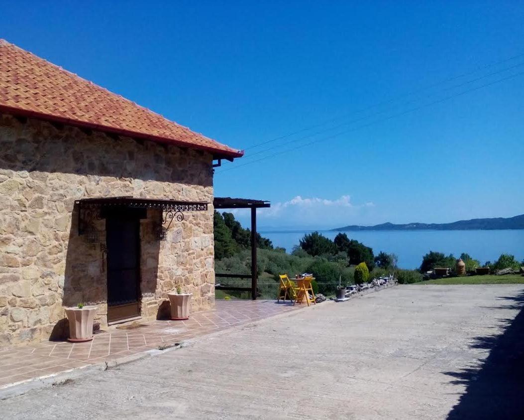 Vila Stonehouse & Casa Al Sole E Al Mare Nea Roda Exteriér fotografie